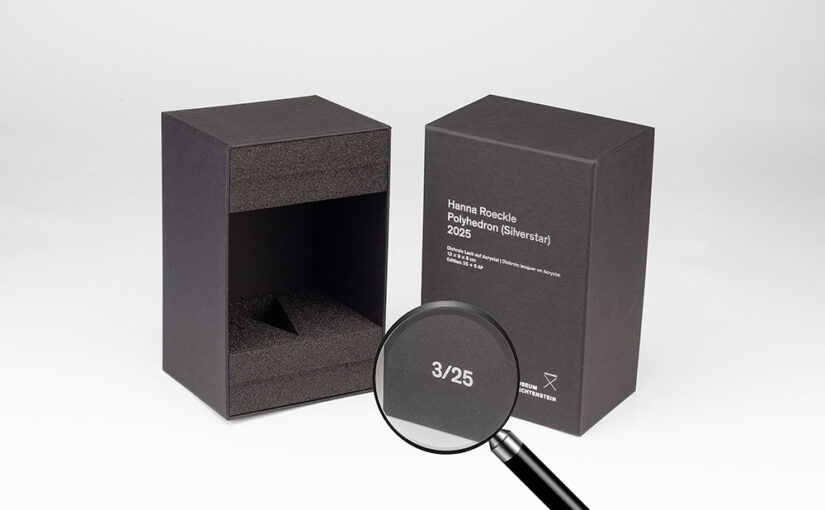 Rigid Box for Artist Hanna Roeckle